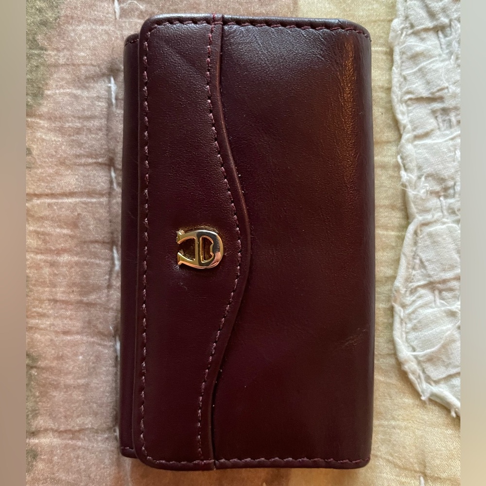 Six ring key holder